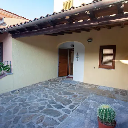 Holiday home Limbara Ichnos House *