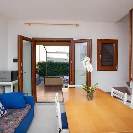 Limbara Ichnos House *